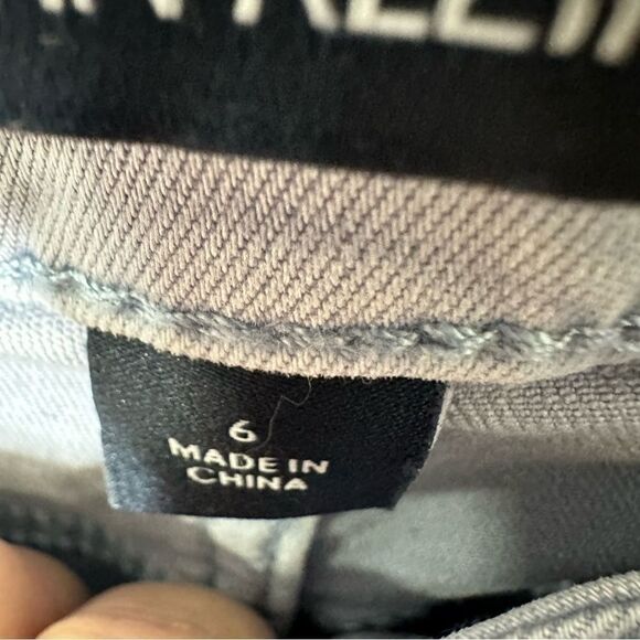 Calvin Klein size 6 or size 4 jeans - Picture 7 of 8